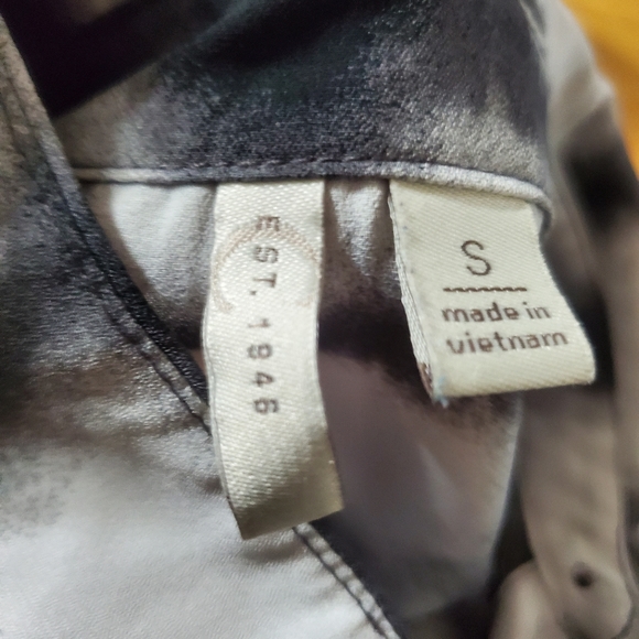 Black grey white sheer button up tunic - Picture 5 of 6